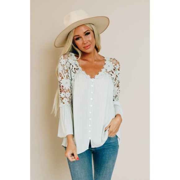 SOLD OUT White Boho Crochet Lace Button Up Blouse Top - Picture 4 of 6